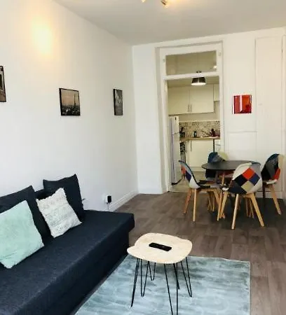 Aux Clefs Des Sacres - Jean De La Fontaine Apartment *